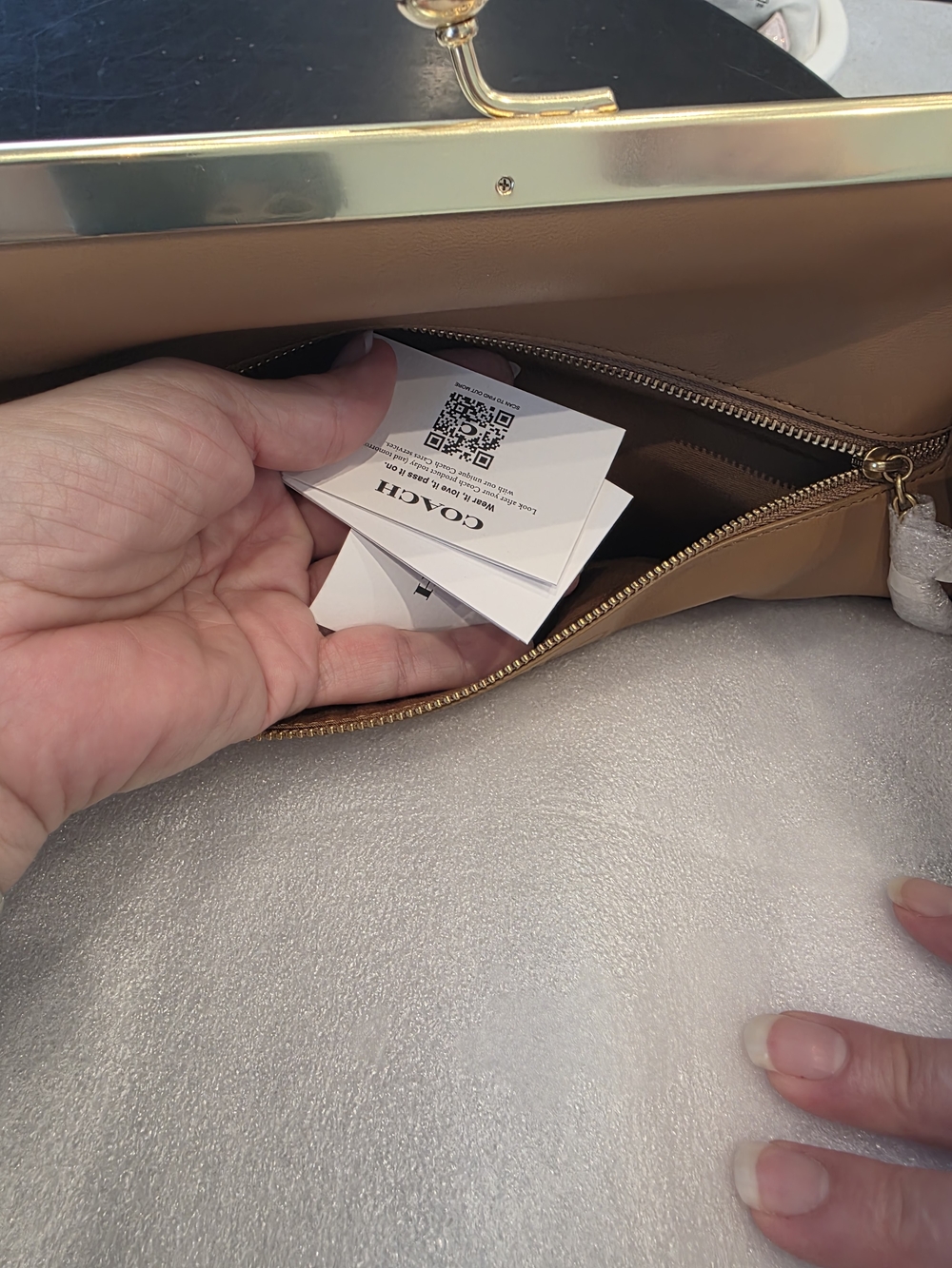 Coach Rainbow Crystal Signature Large Kisslock Bag - Picture 9 of 9